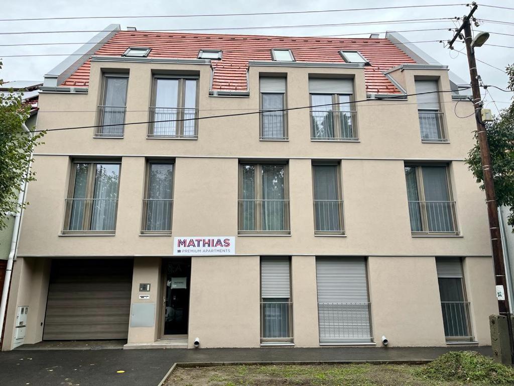 سيغيد Mathias Premium Apartments المظهر الخارجي الصورة